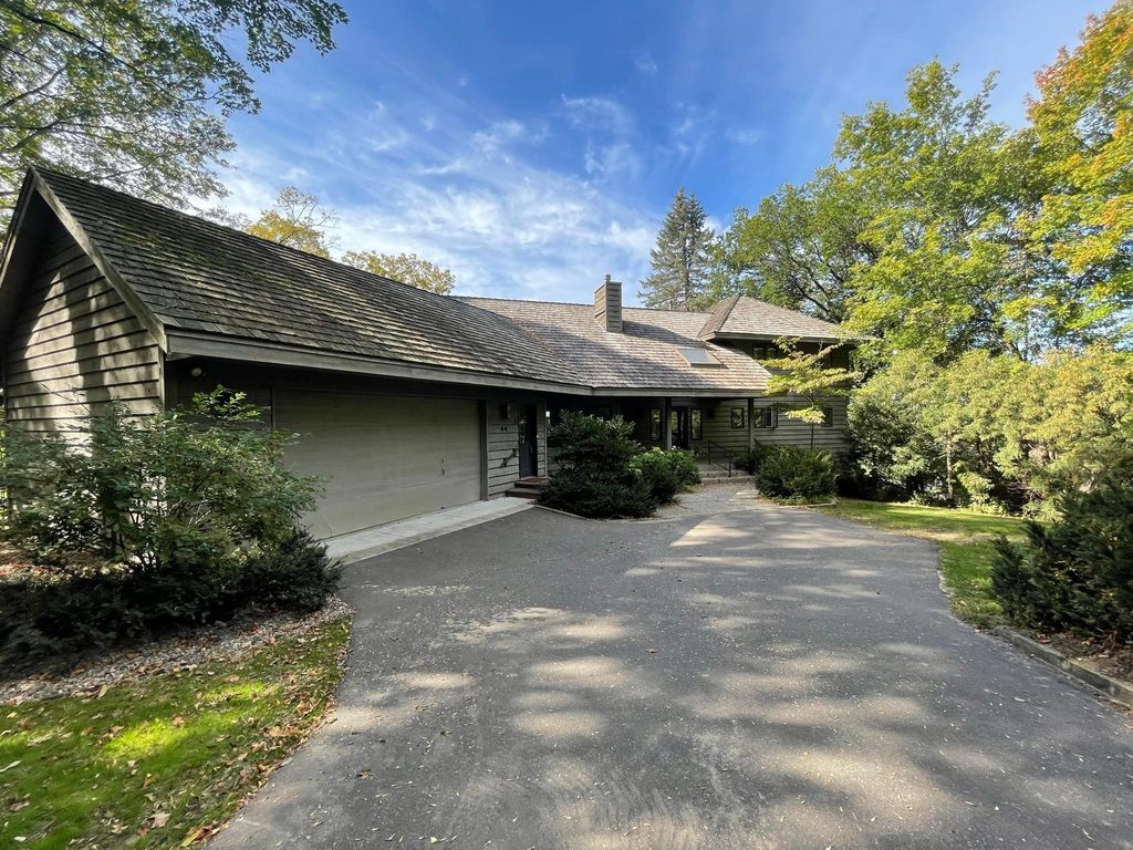 Photo of 44 Peninsula Road, Dellwood, MN 55110 (MLS # 6824837)