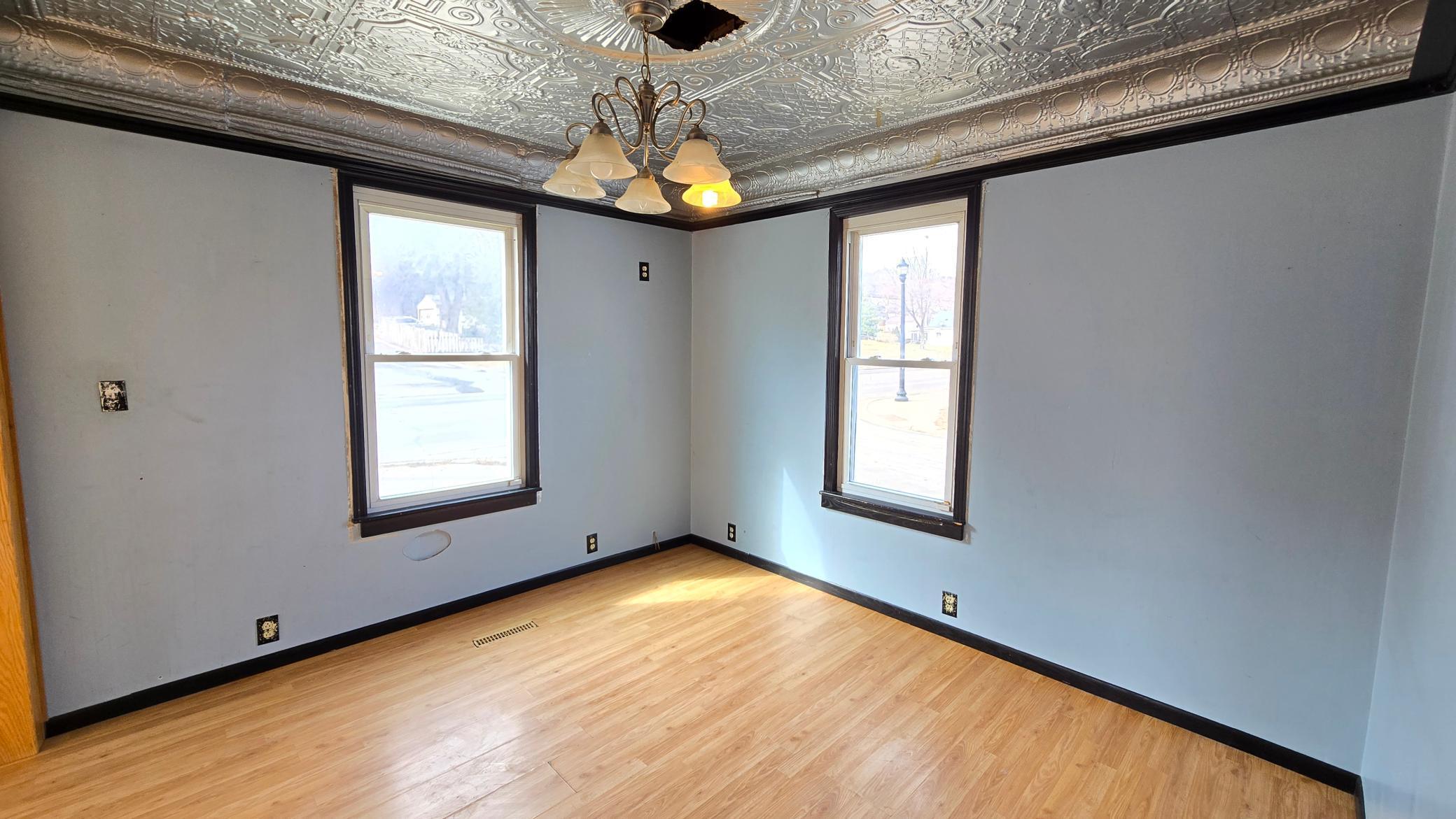 1641 Concord Street S