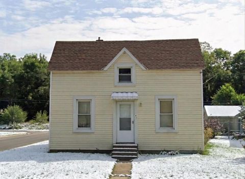 1641 Concord Street S South Saint Paul MN 55075