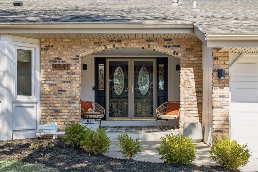 Photo of 4841 Safari Court N, Eagan, MN 55122 (MLS # 7036913)