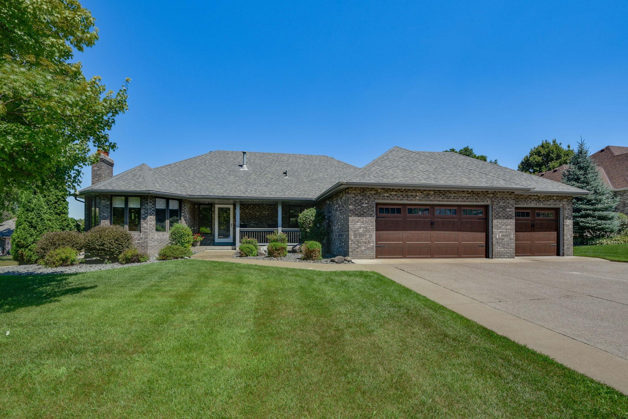 313 Wyndham Circle W