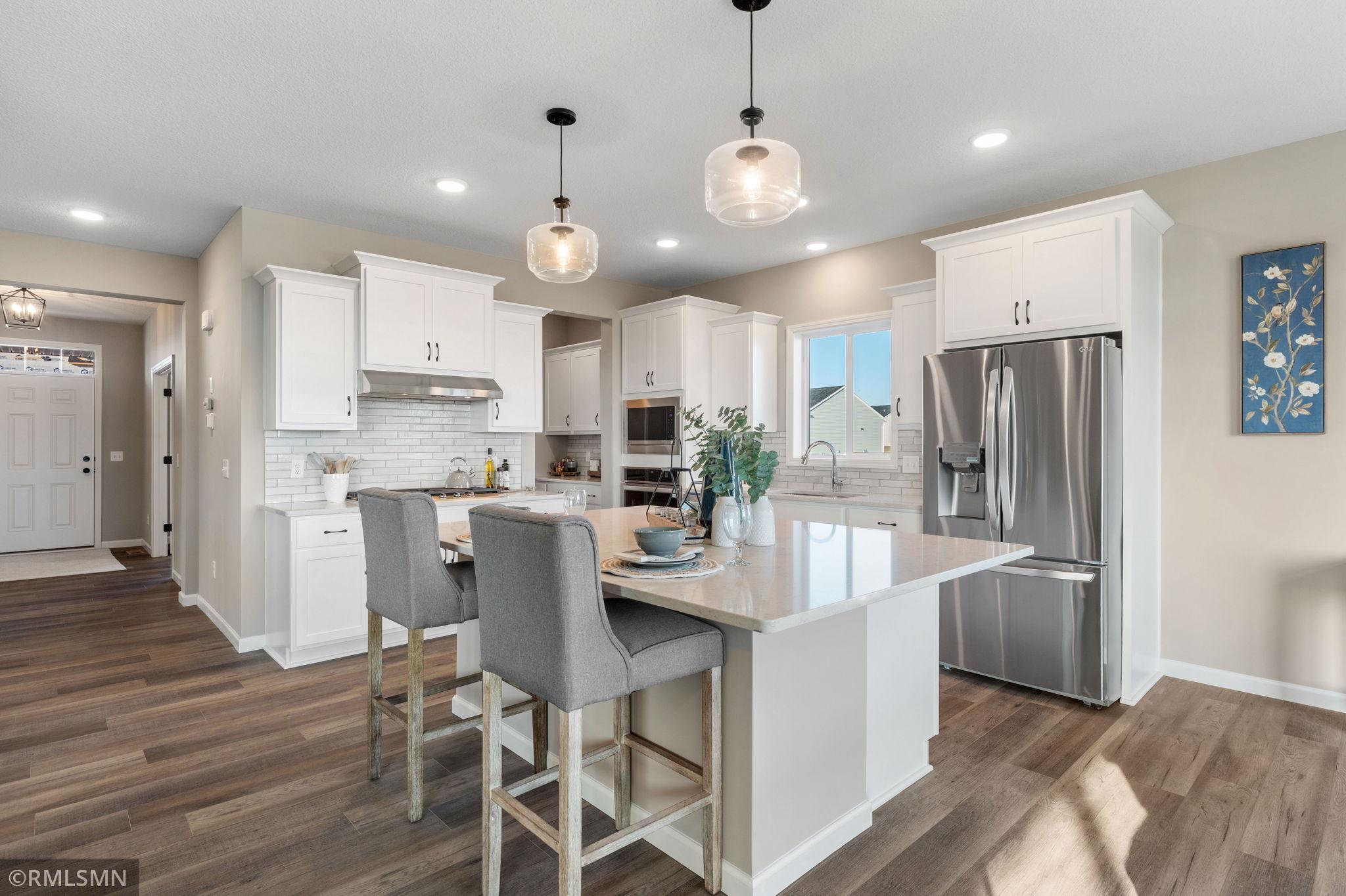 6102 Radford Avenue NE