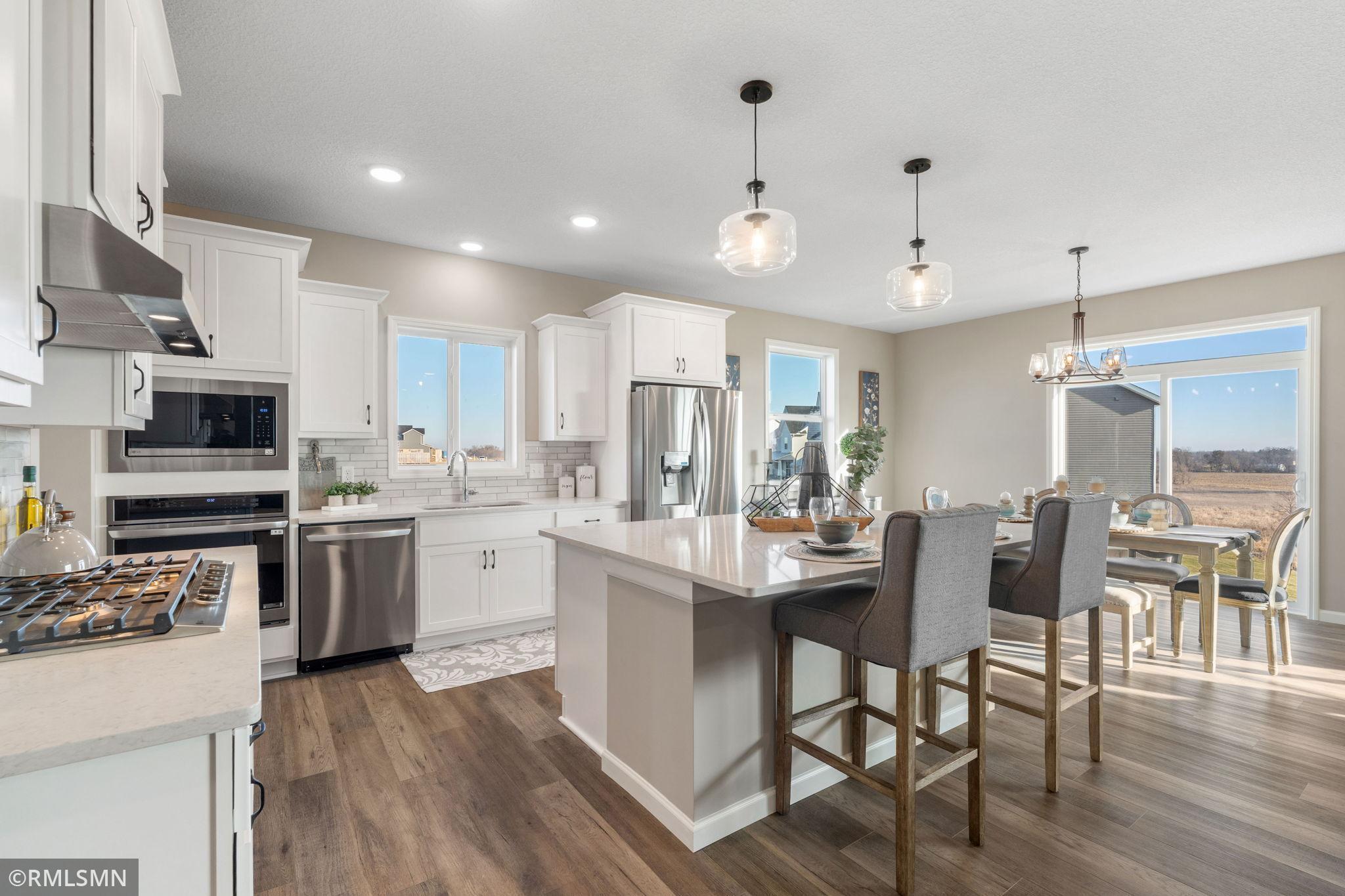 6102 Radford Avenue NE