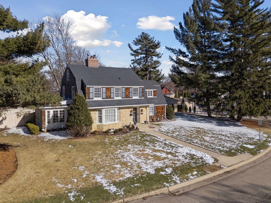 Photo of 932 9th Avenue SW, Rochester, MN 55902 (MLS # 7022696)