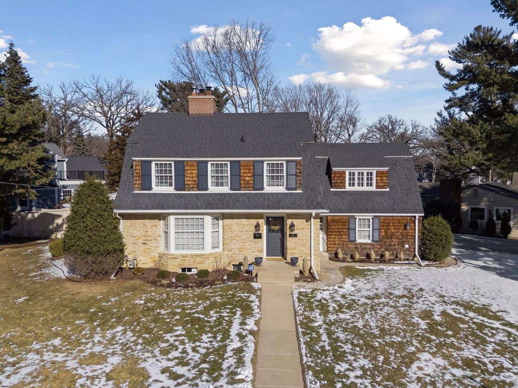 Photo of 932 9th Avenue SW, Rochester, MN 55902 (MLS # 7022696)