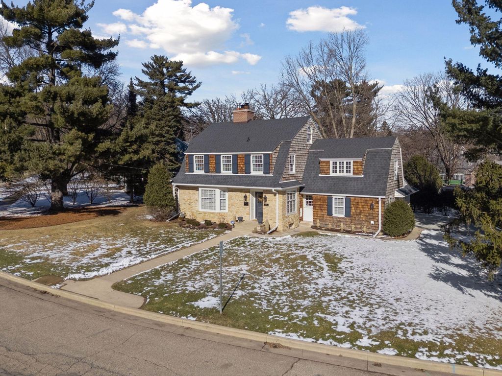 Photo of 932 9th Avenue SW, Rochester, MN 55902 (MLS # 7022696)