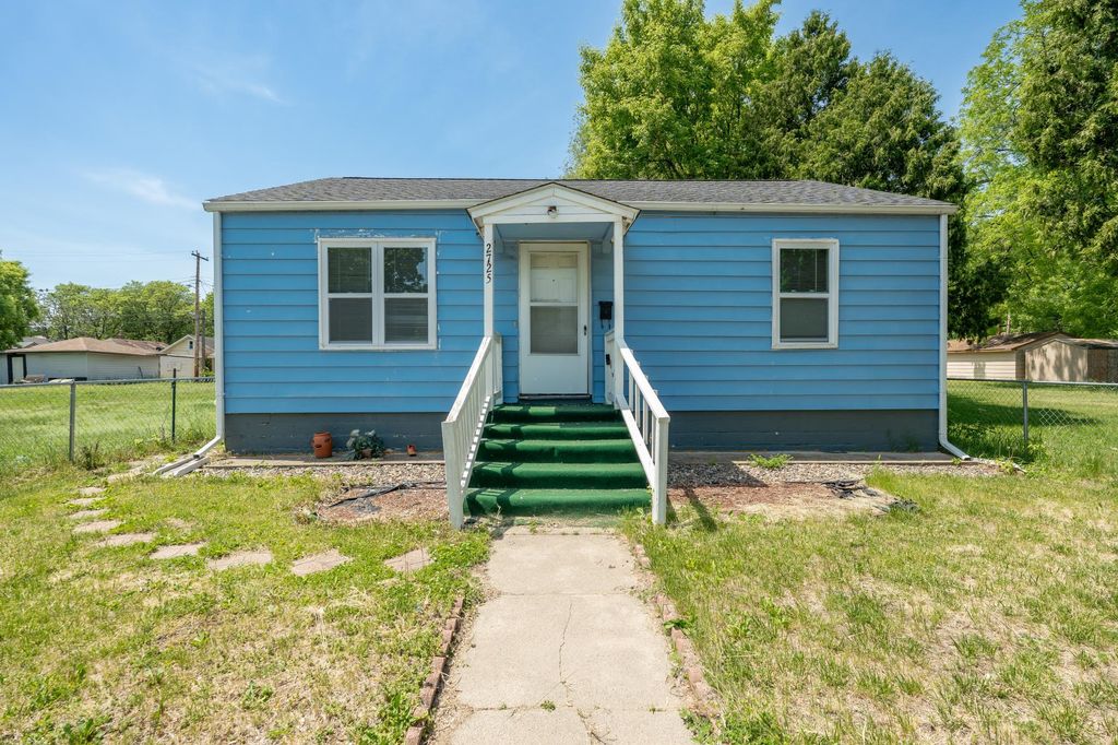 Photo of 2725 Penn Avenue N, Minneapolis, MN 55411 (MLS # 7079633)