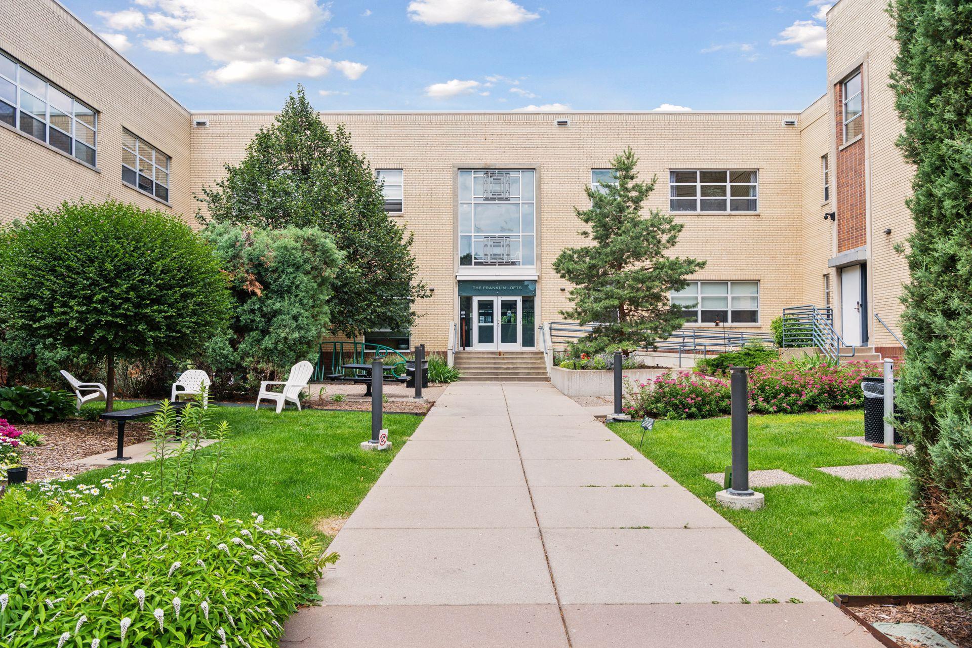 111 E Franklin Avenue 215