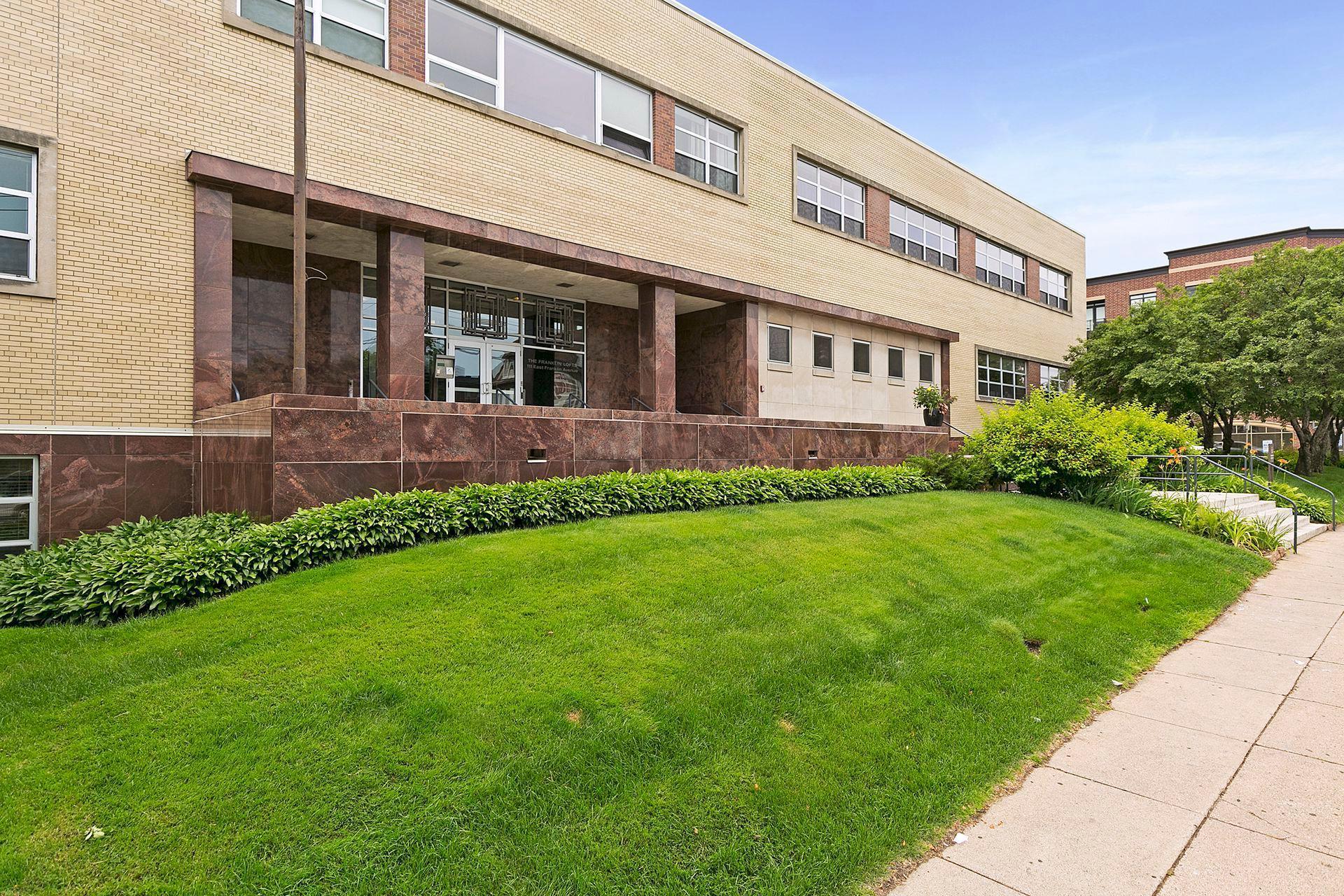 111 E Franklin Avenue 215