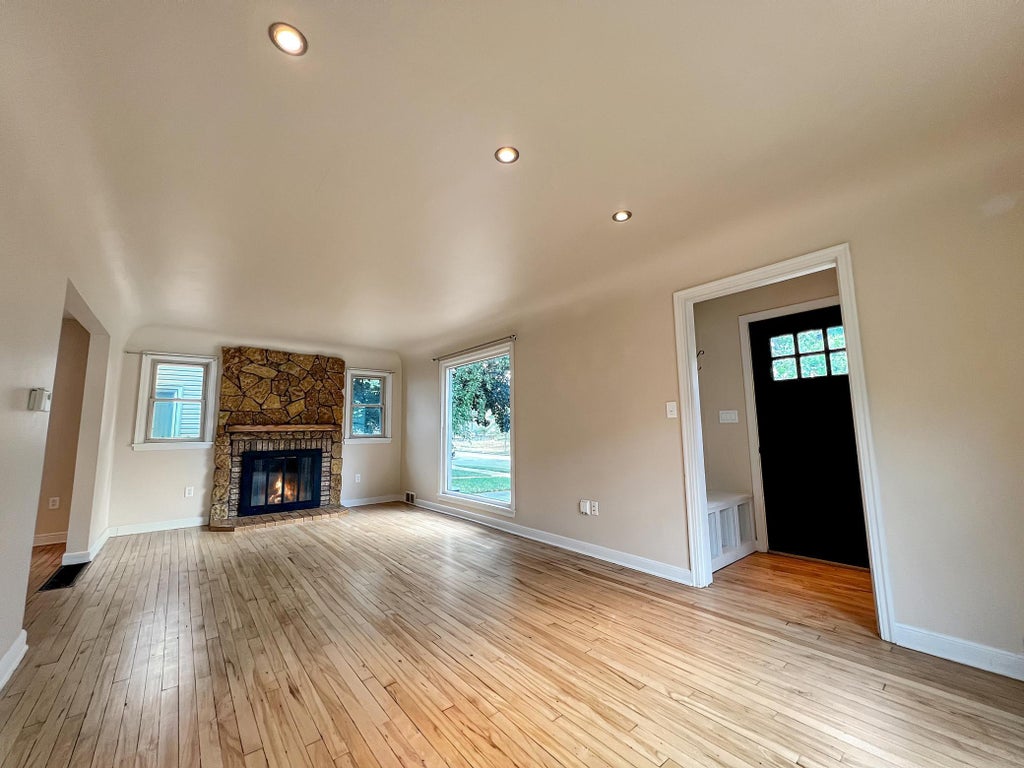 Photo of 218 10th Street SE, Rochester, MN 55904 (MLS # 7158881)