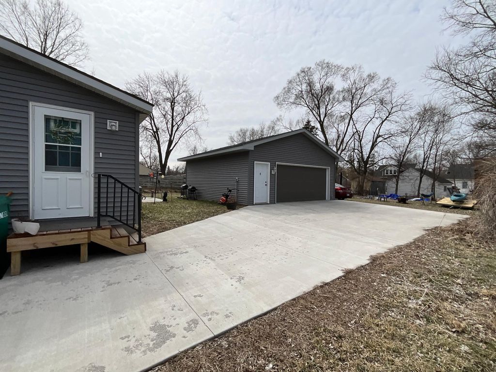 Photo of 516 S Miller Avenue, Litchfield, MN 55355 (MLS # 7050132)