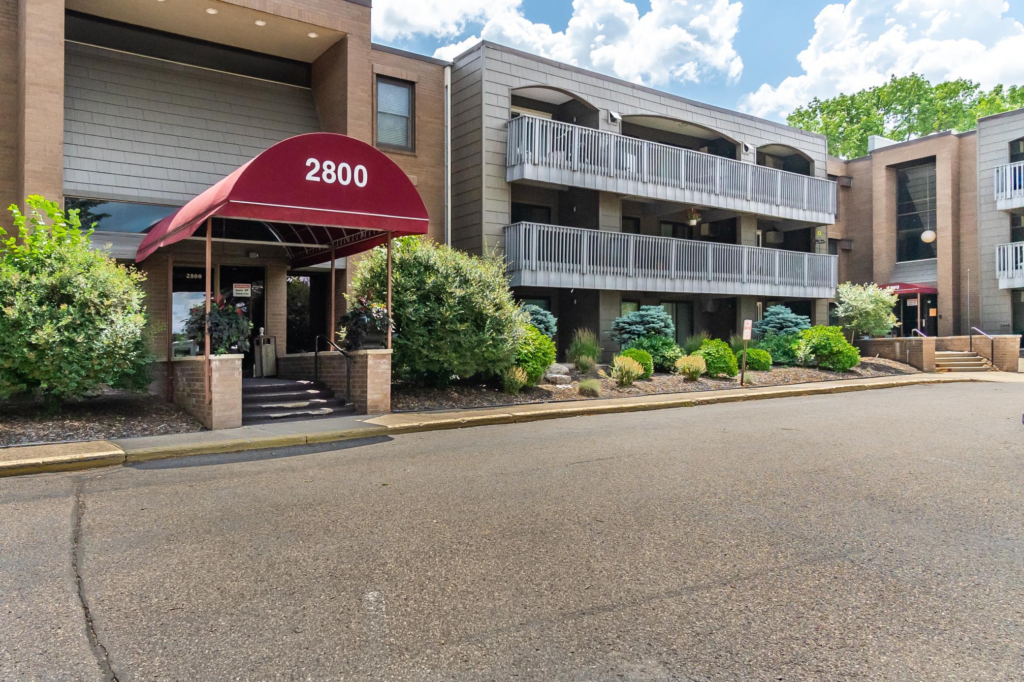 2800 Hamline Avenue N 150