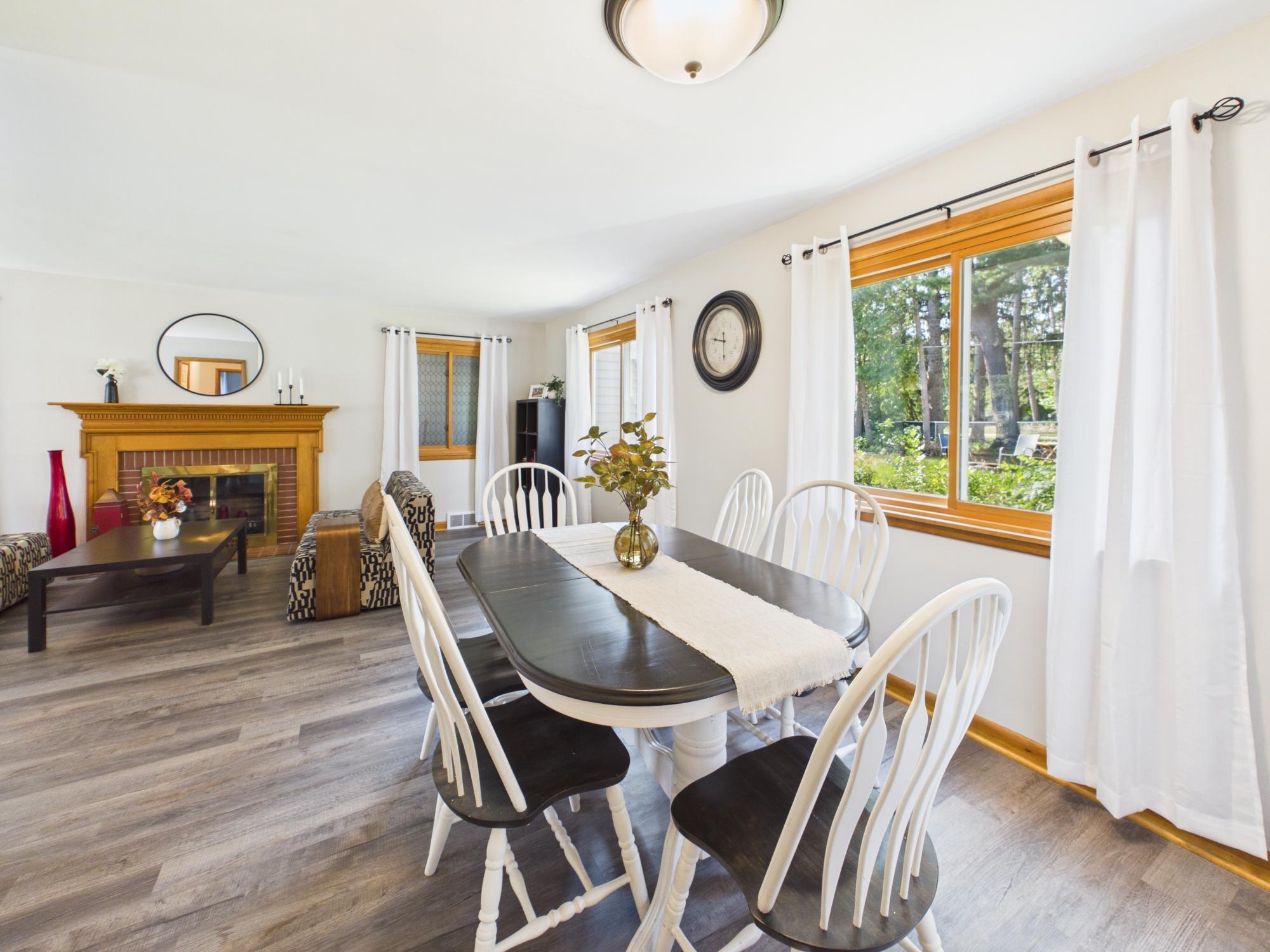 1209 Pine Street W