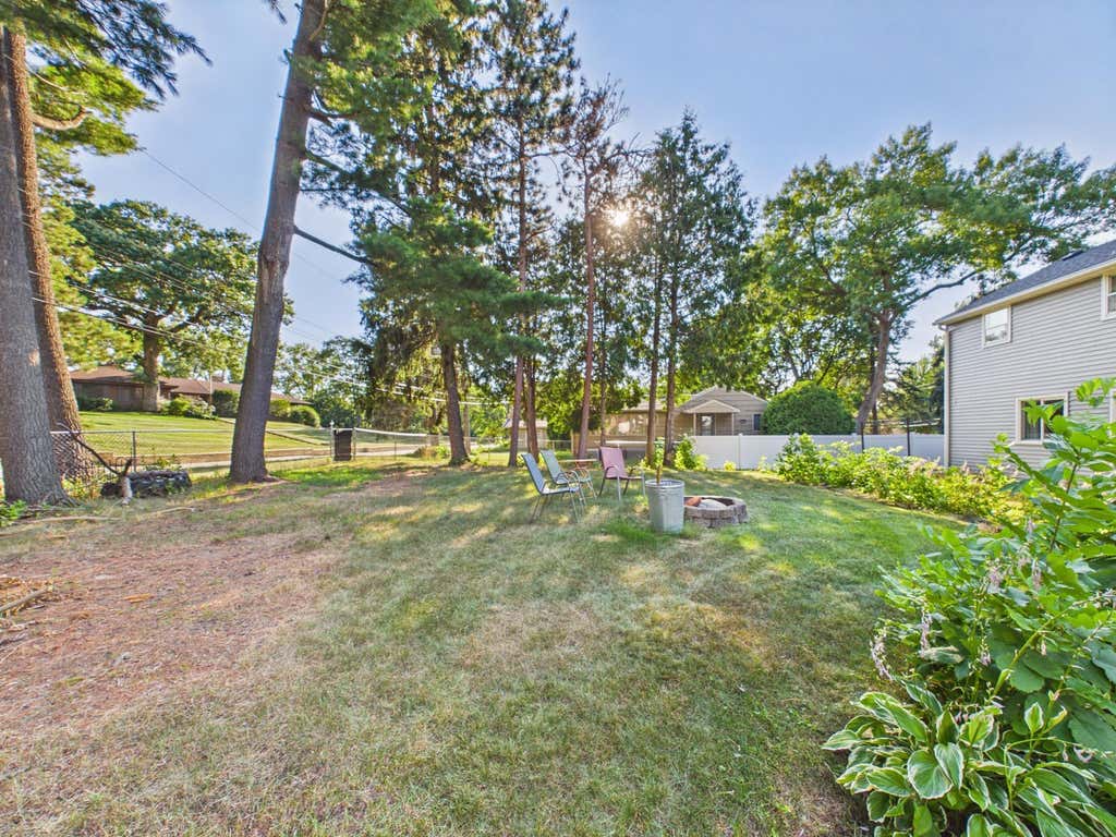 Photo of 1209 Pine Street W, Stillwater, MN 55082 (MLS # 7115193)