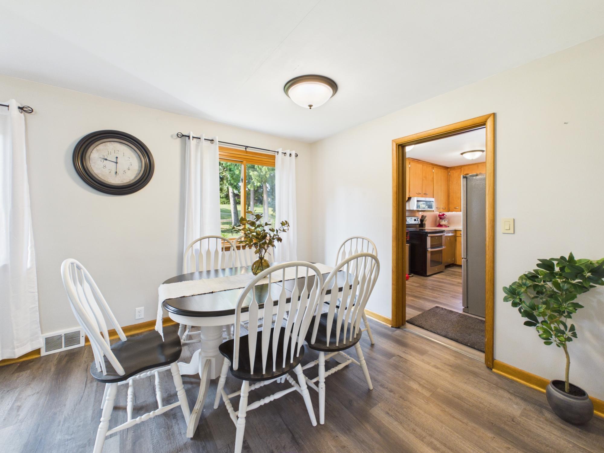 1209 Pine Street W