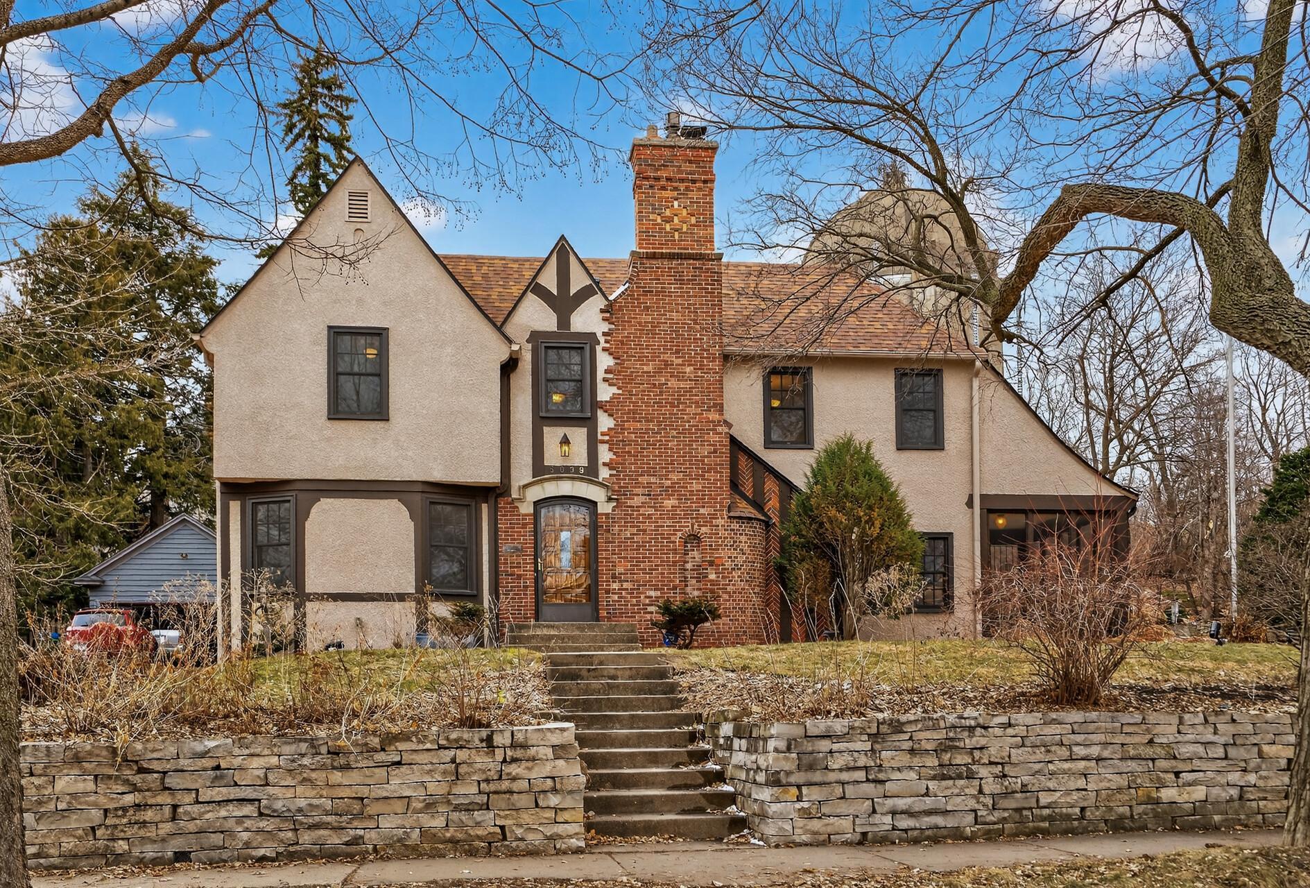 5039 Harriet Avenue