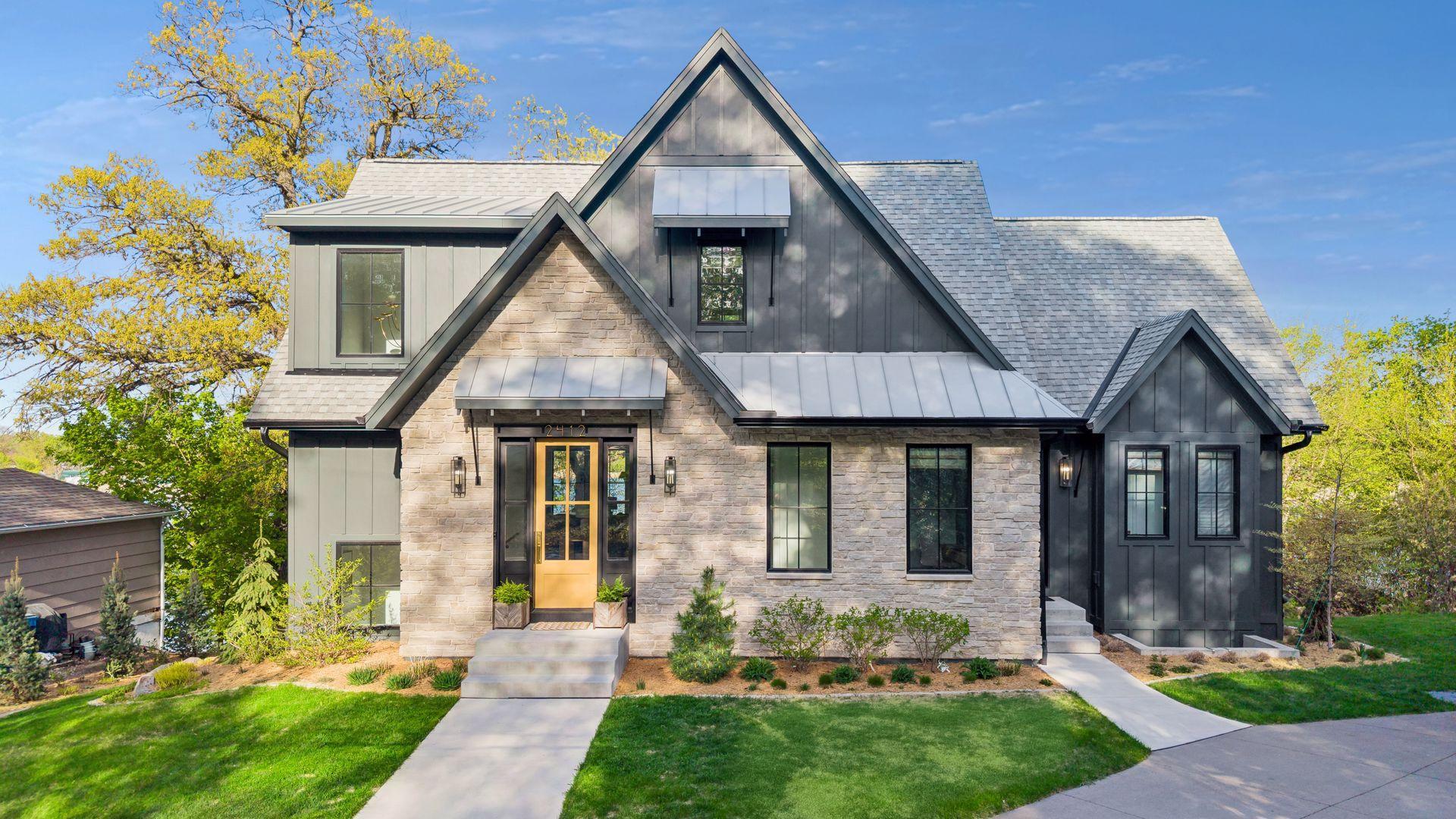 2412 Avon Drive