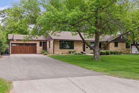428 Mississippi River Boulevard S Saint Paul MN 55105