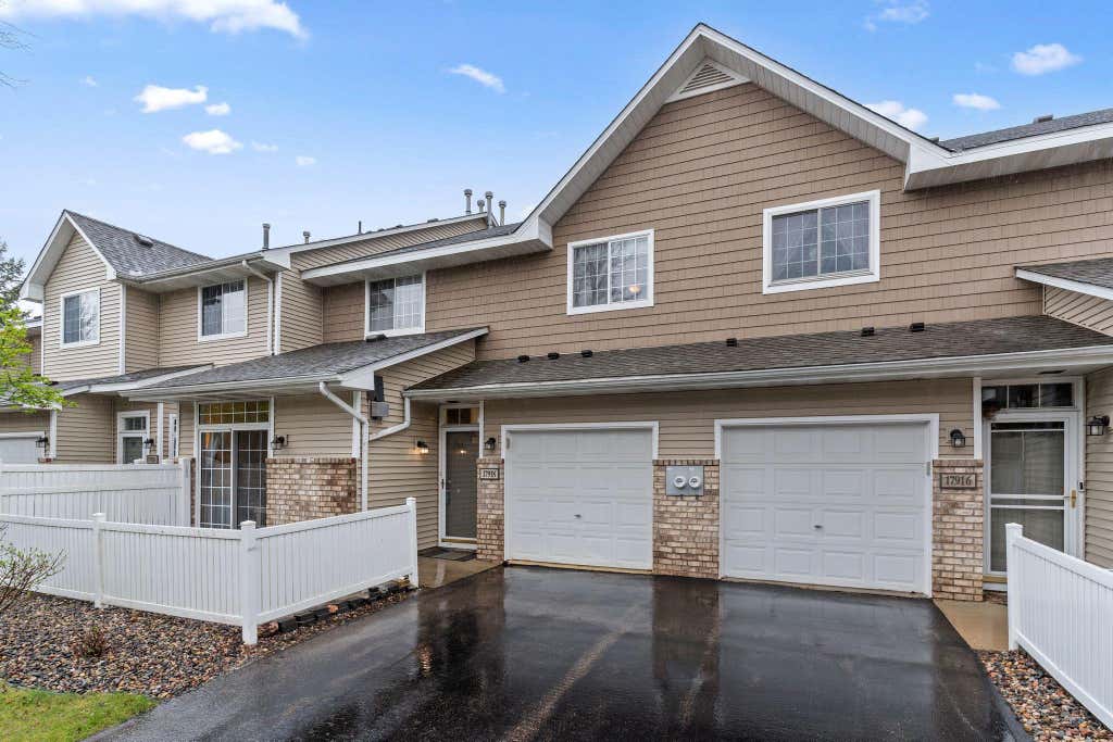 Photo of 17918 Cobblestone Way, Eden Prairie, MN 55347 (MLS # 7123238)