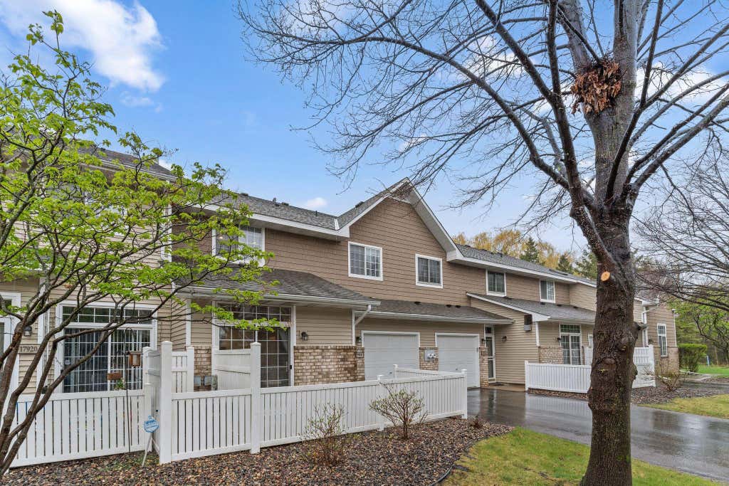 Photo of 17918 Cobblestone Way, Eden Prairie, MN 55347 (MLS # 7123238)