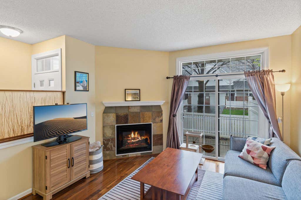 Photo of 17918 Cobblestone Way, Eden Prairie, MN 55347 (MLS # 7123238)