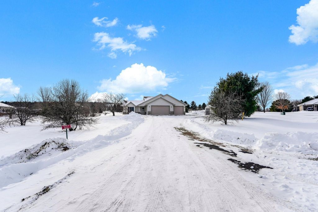 Photo of 1637 87th Avenue, Hammond, WI 54015 (MLS # 7001964)