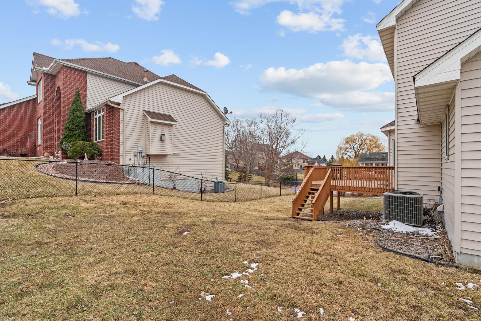 4290 Cottonwood Lane N