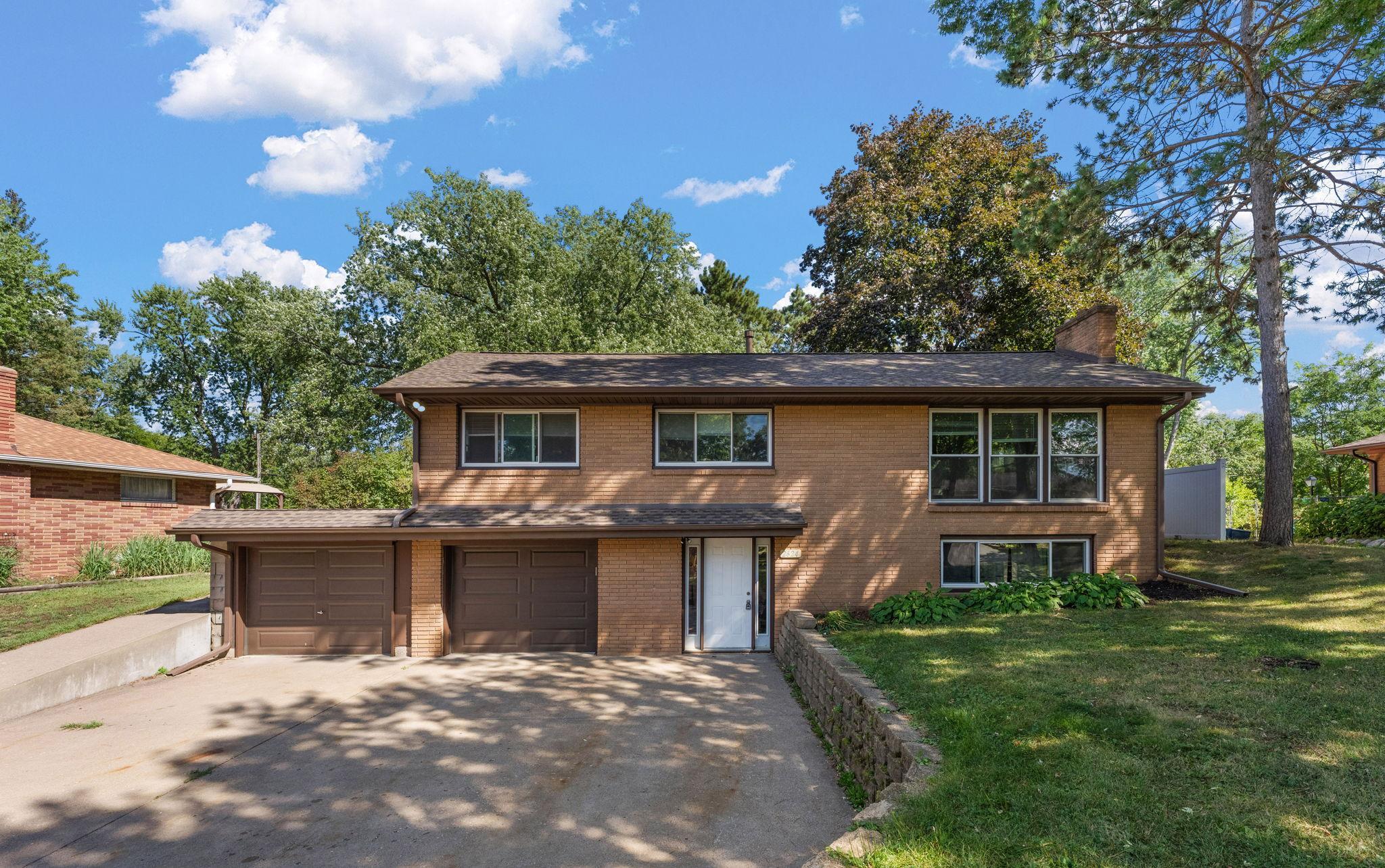 2624 Bittersweet Lane