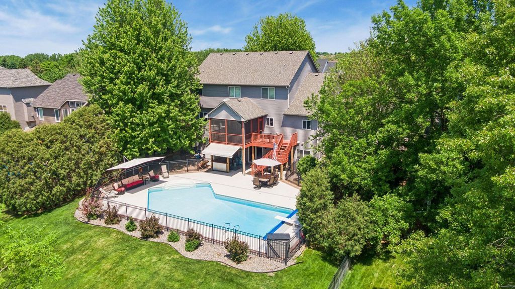 Photo of 10531 Golden Eagle Trail, Woodbury, MN 55129 (MLS # 7092583)