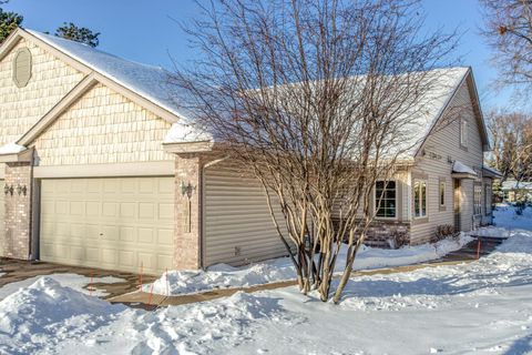 1513 Pine Pointe White Bear Lake MN 55110