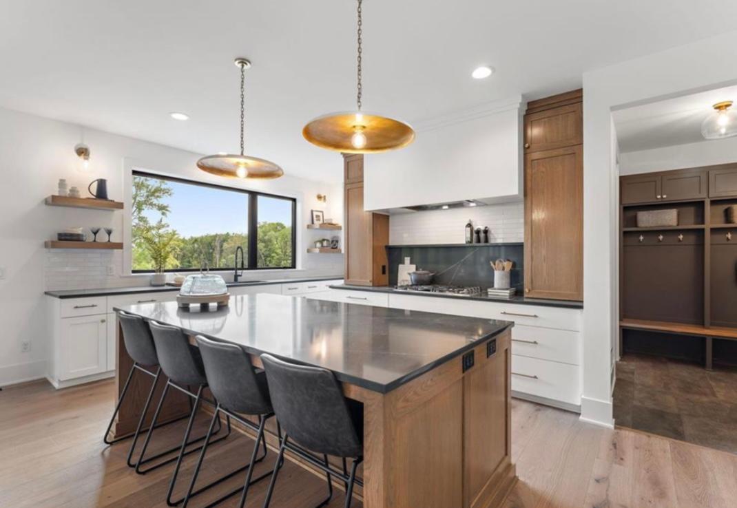 9201 Timberland Trail