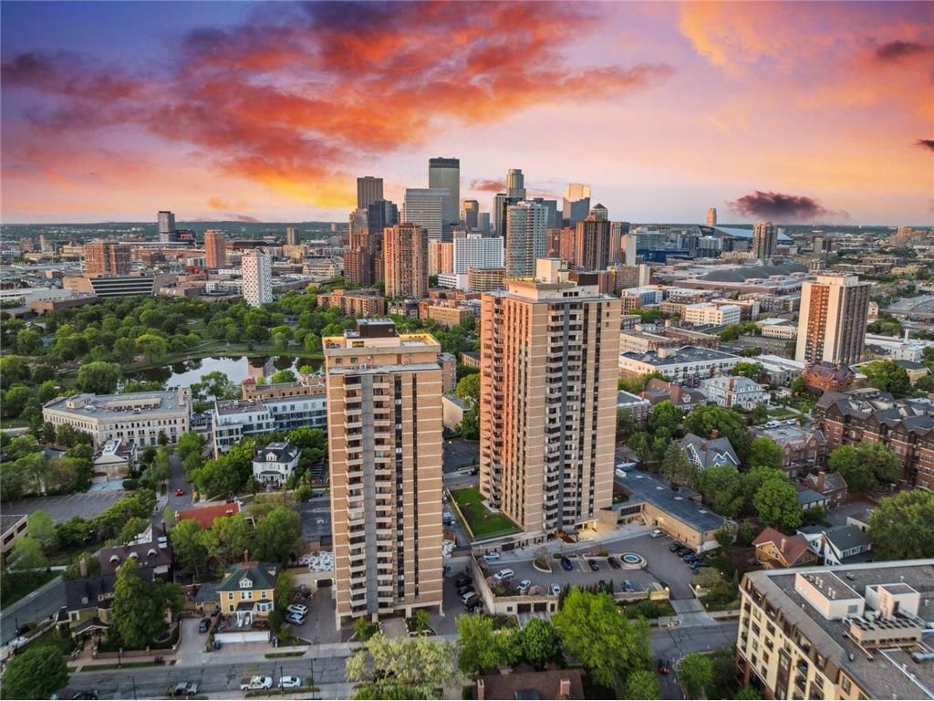 Photo of 400 Groveland Avenue #1212, Minneapolis, MN 55403 (MLS # 7043154)