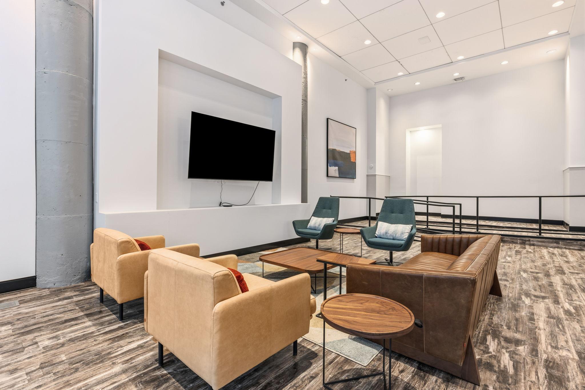 360 Saint Peter Street 4