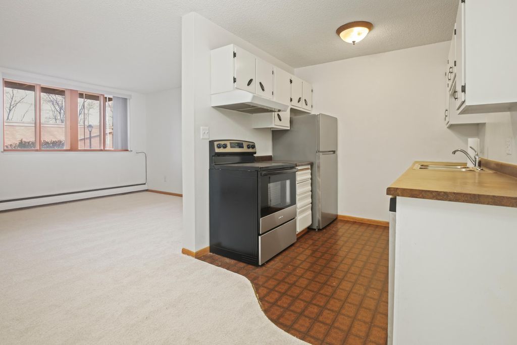 Photo of 9143 Highway 55 Hwy #103, Golden Valley, MN 55427 (MLS # 7048764)