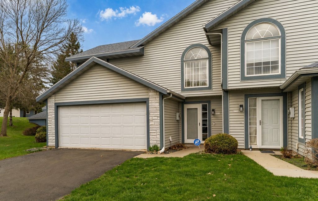 Photo of 2608 Tuxedo Lane NW, Rochester, MN 55901 (MLS # 7038431)