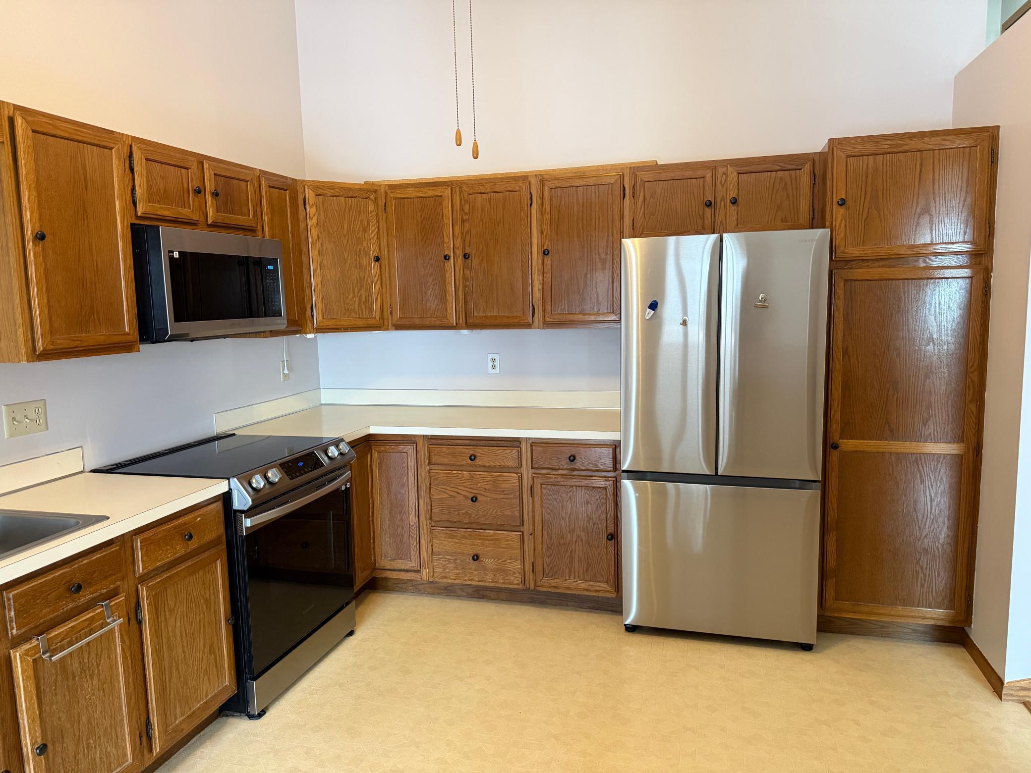 565 Skillman Avenue E