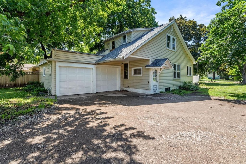 Photo of 15240 9th Avenue N, Plymouth, MN 55447 (MLS # 7094363)