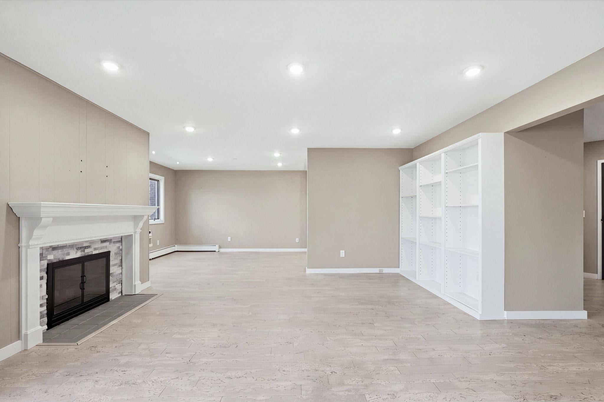 4360 Brookside Court 211