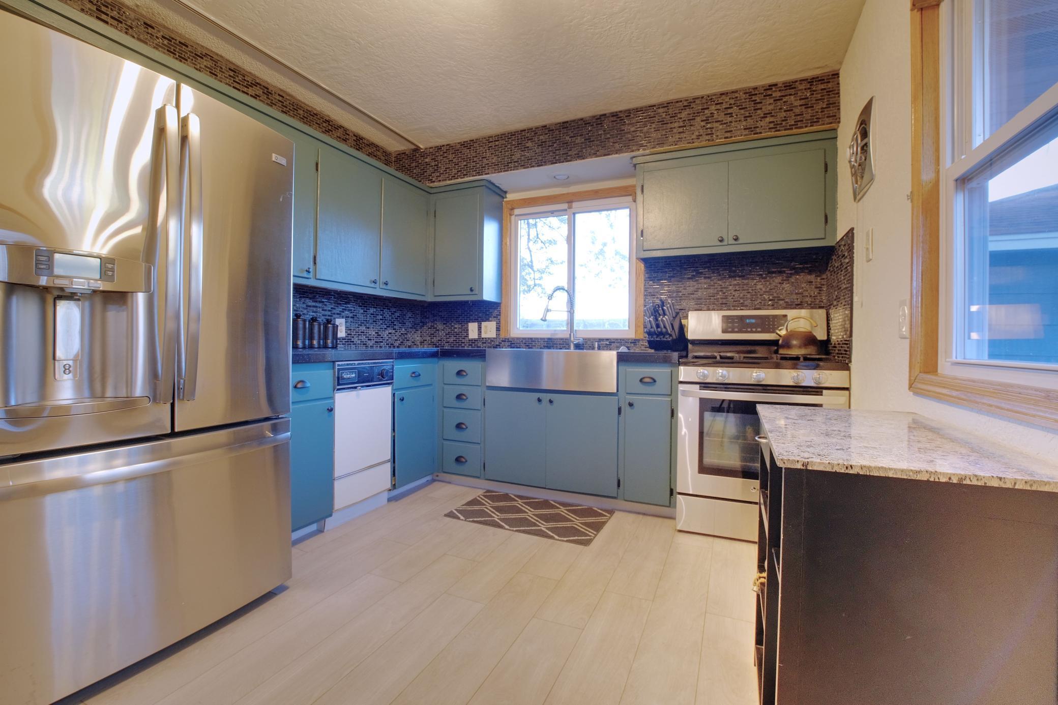 1008 W 80 1/2 Street