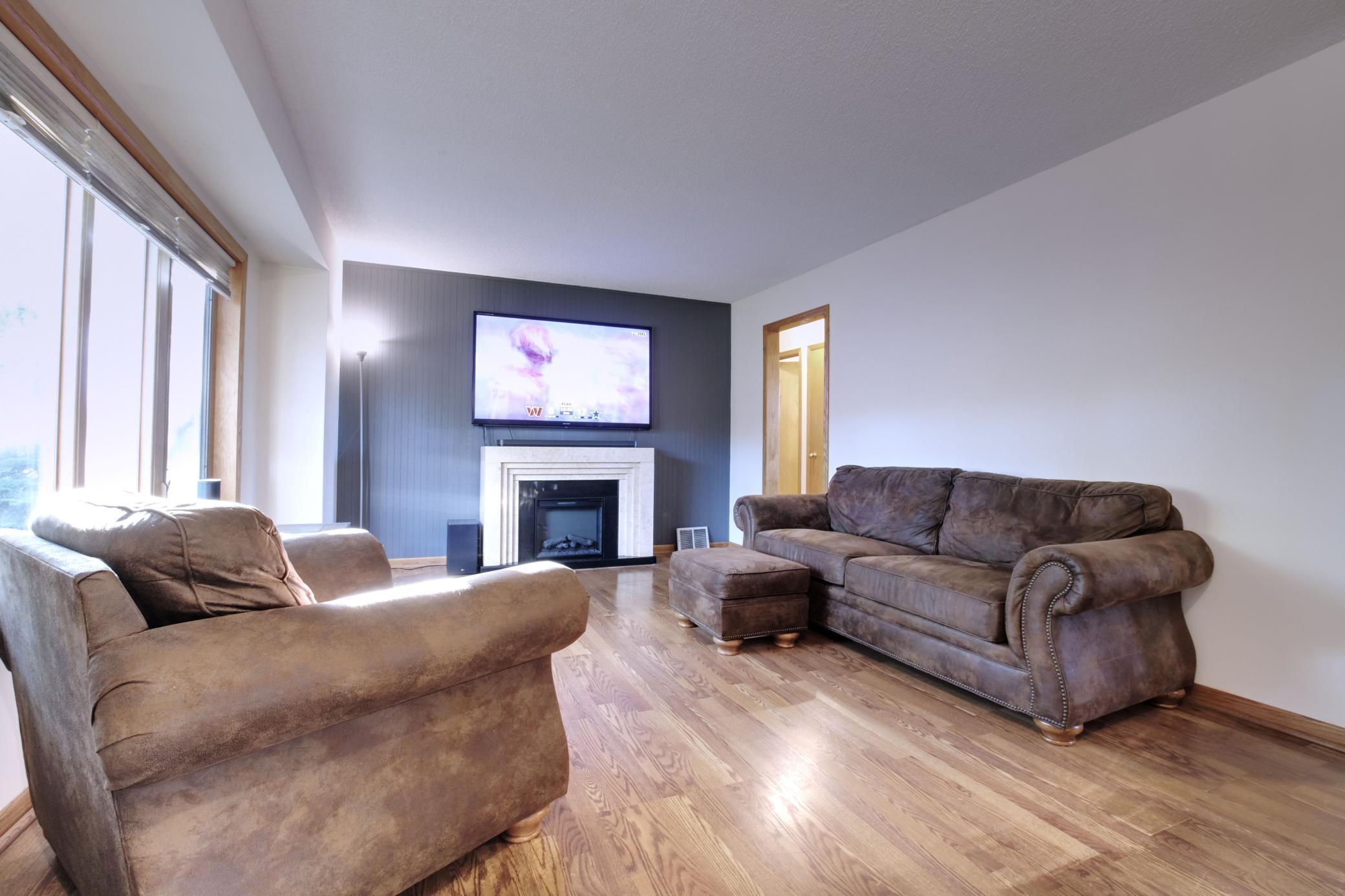 1008 W 80 1/2 Street