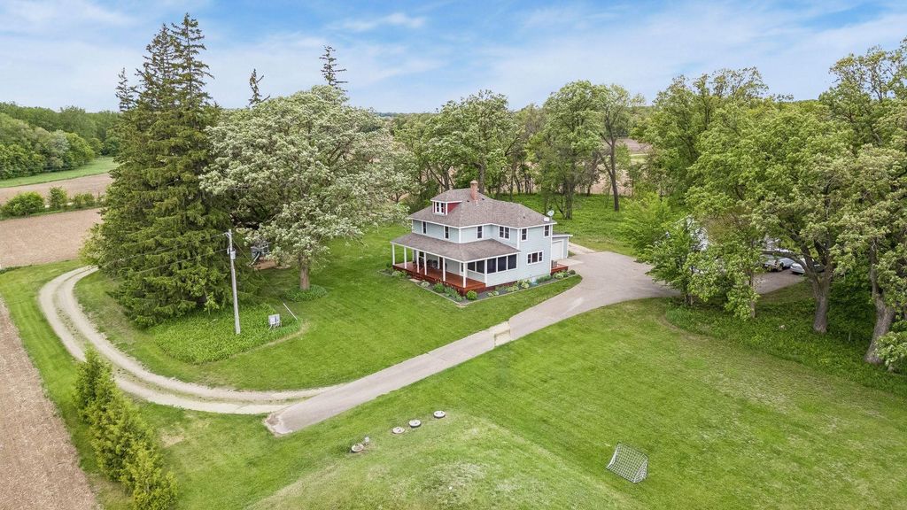 Photo of 27850 Iberia Avenue, Lakeville, MN 55044 (MLS # 7053756)