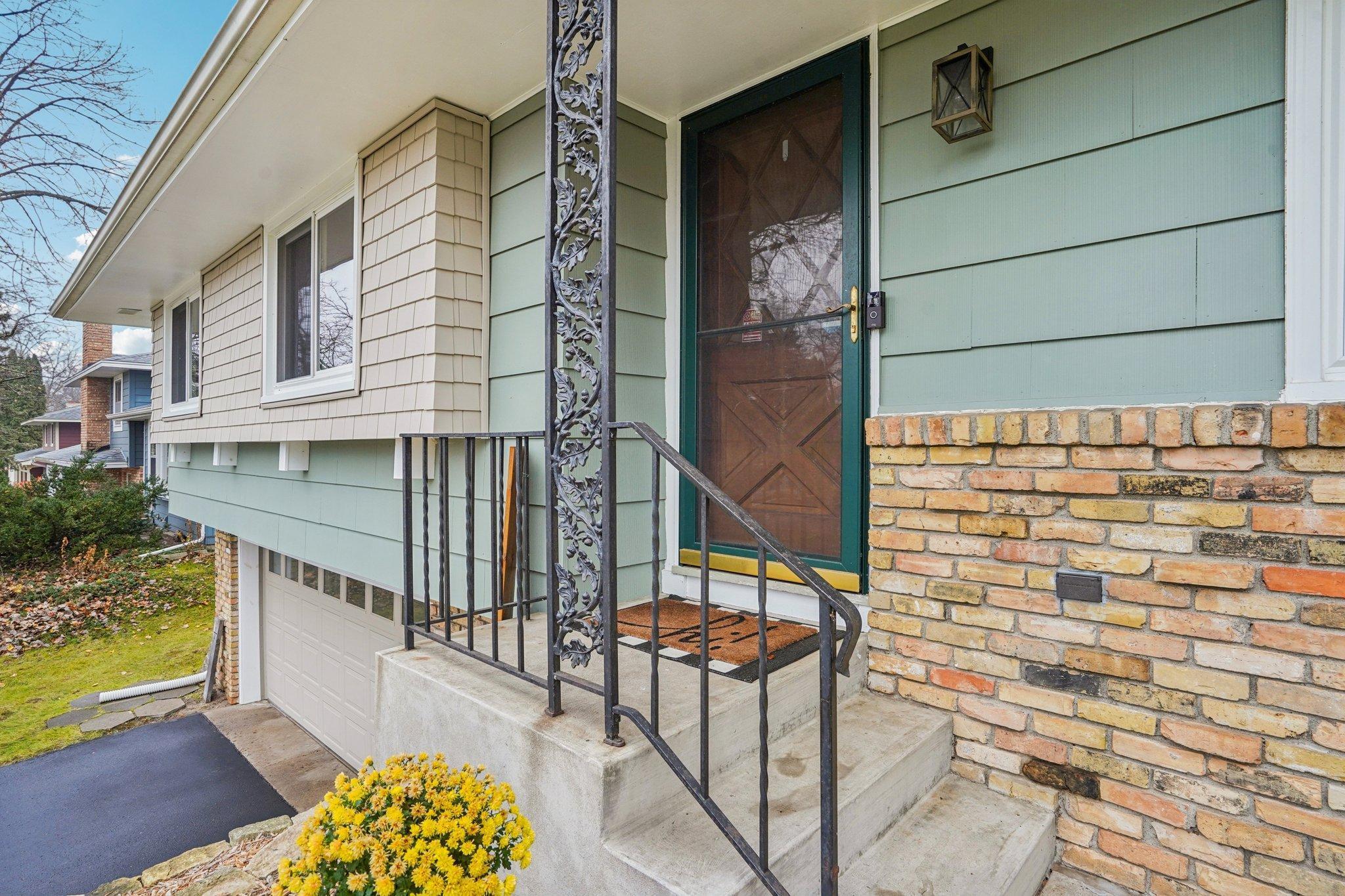 2676 Riviera Drive S