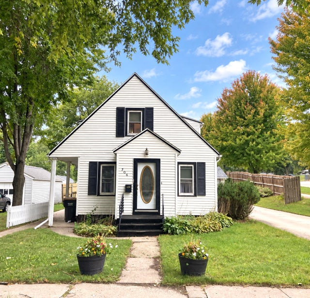 706 7th Street