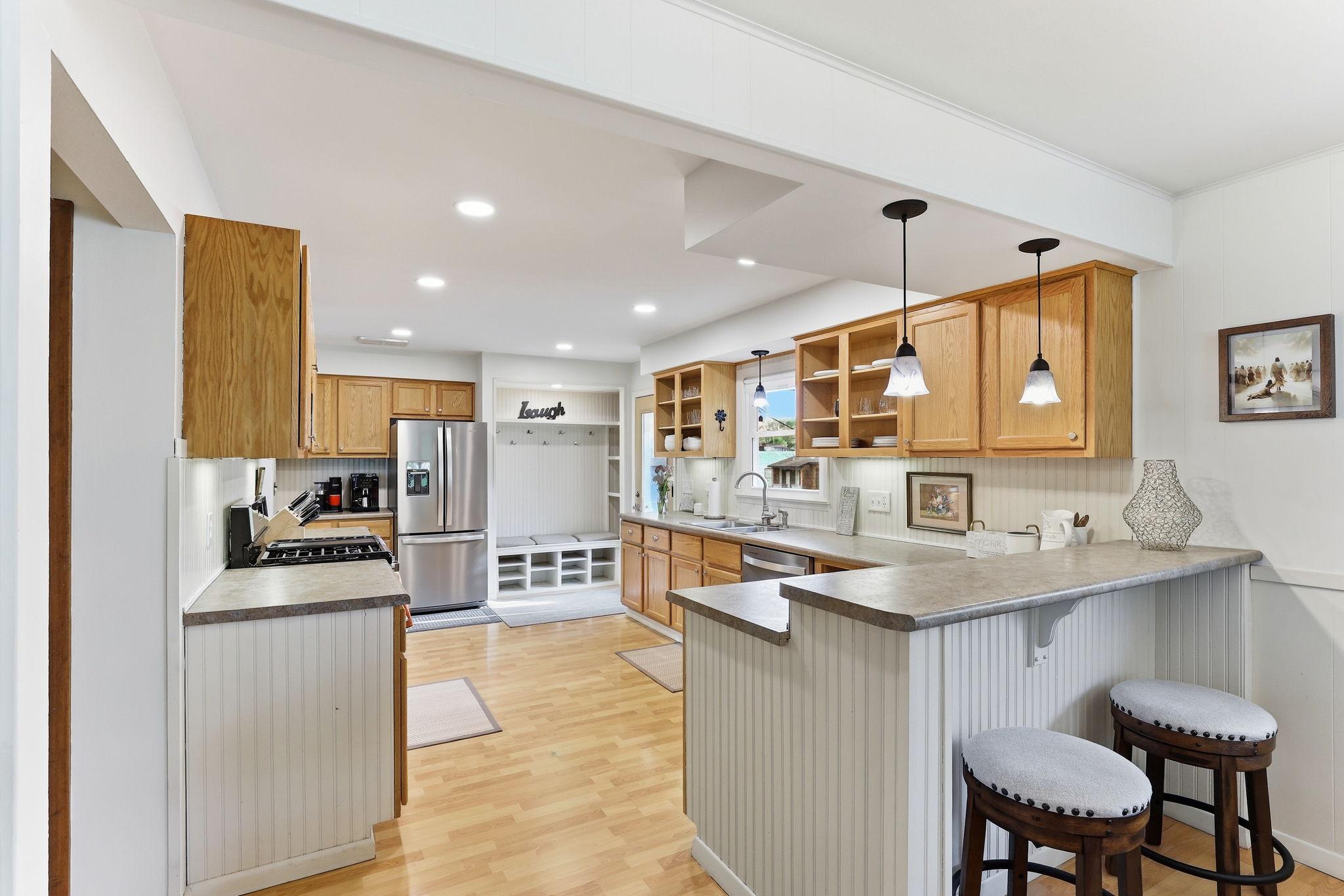 933 5th Street W