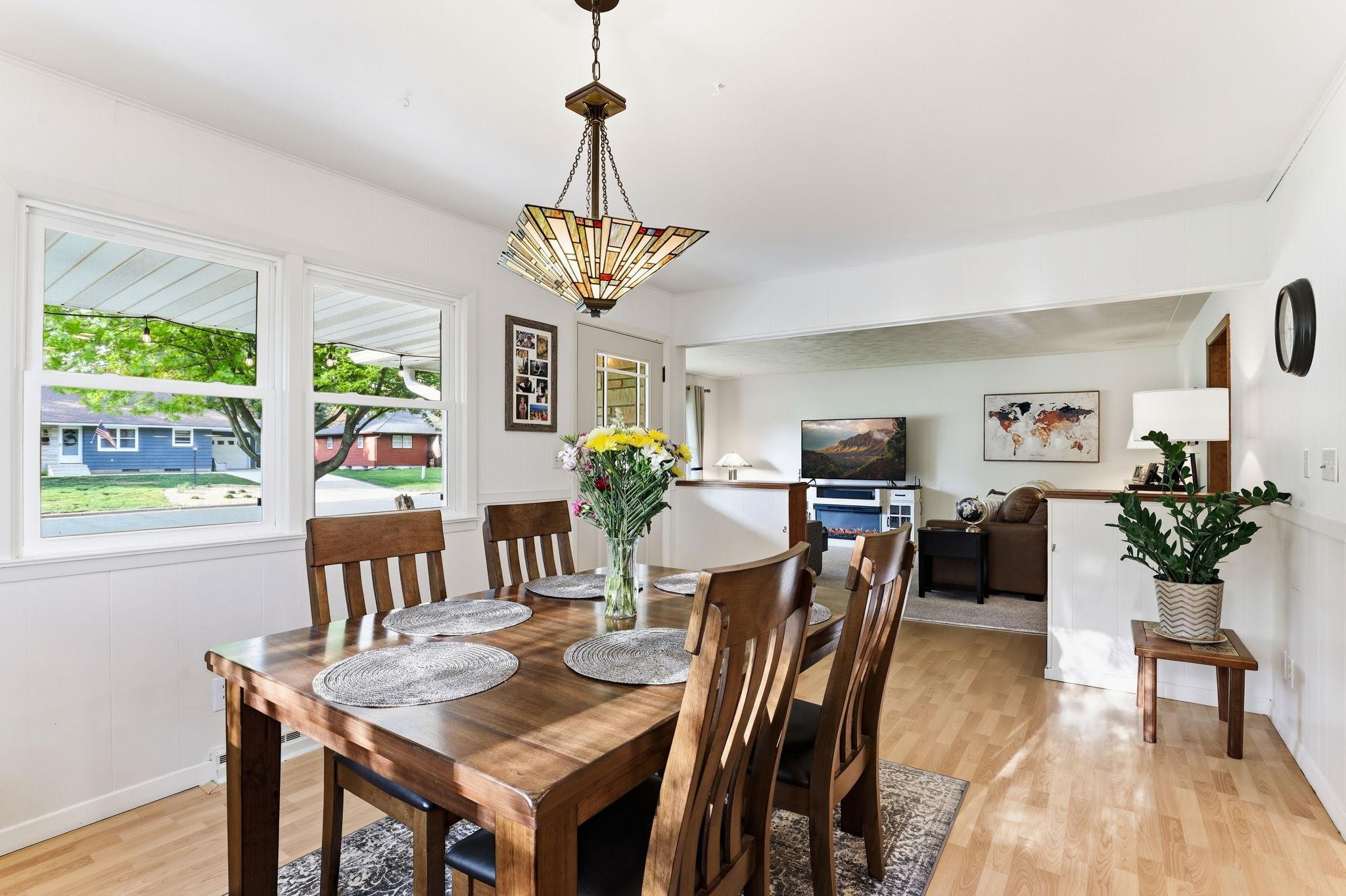 933 5th Street W