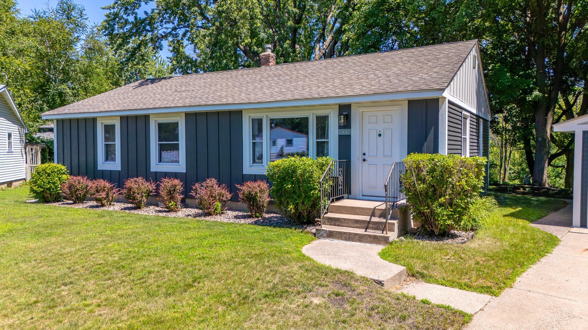 6332 Oak Knoll Plaza