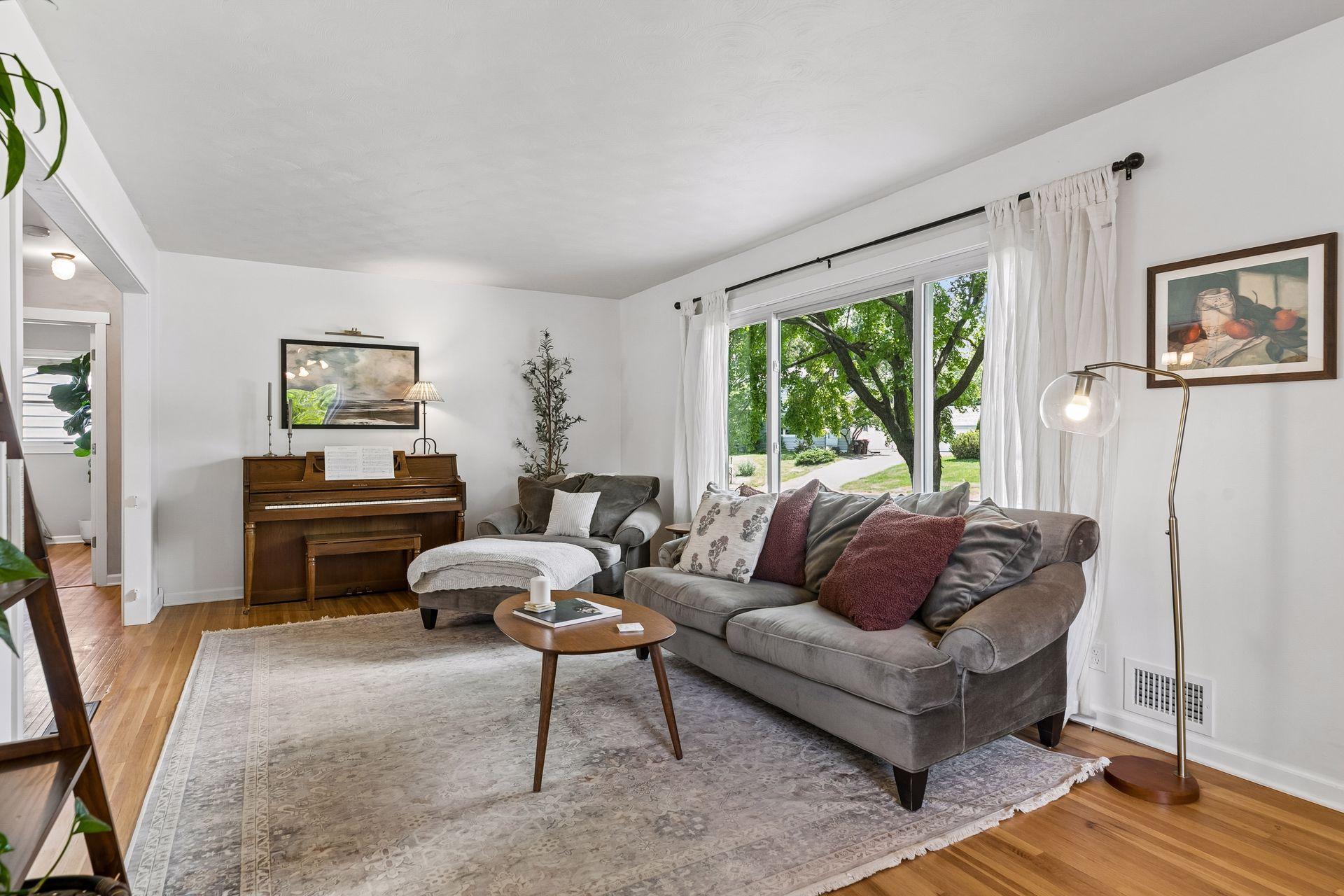6164 Oak Knoll Drive