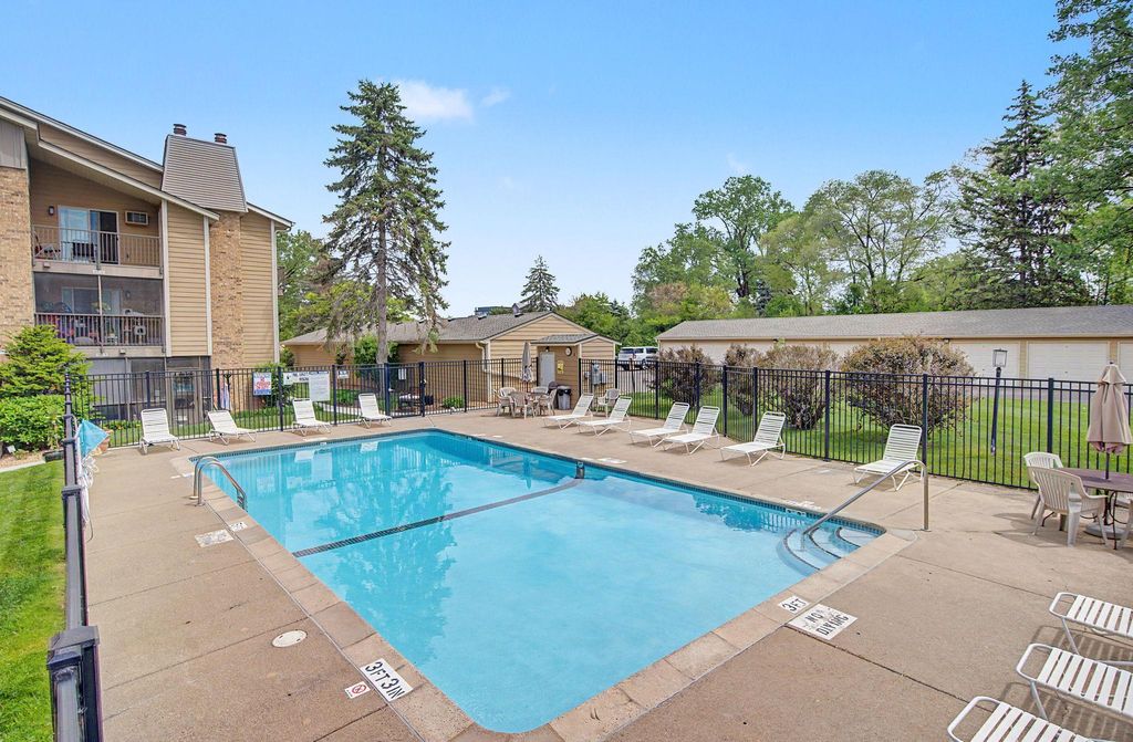 Photo of 2030 Ridge Drive #32, Saint Louis Park, MN 55416 (MLS # 7080402)