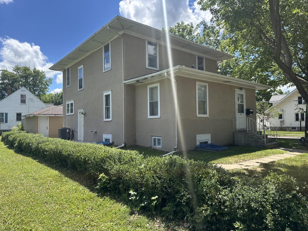 Photo of 702 9th Street SE, Rochester, MN 55904 (MLS # 7100460)