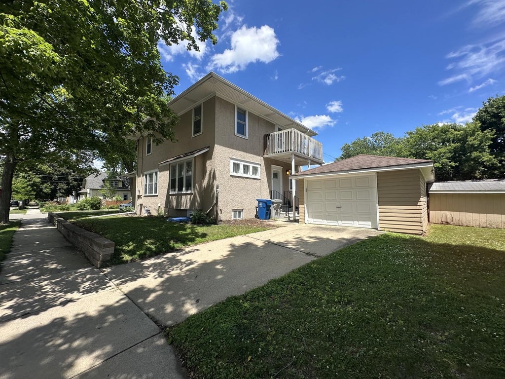 Photo of 702 9th Street SE, Rochester, MN 55904 (MLS # 7100460)